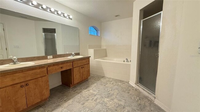 Building Photo - 175 Cloverdale Rd