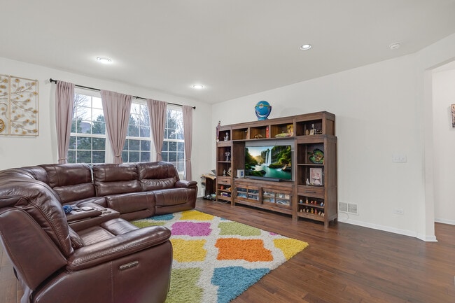 Building Photo - 61 Pacific Ave