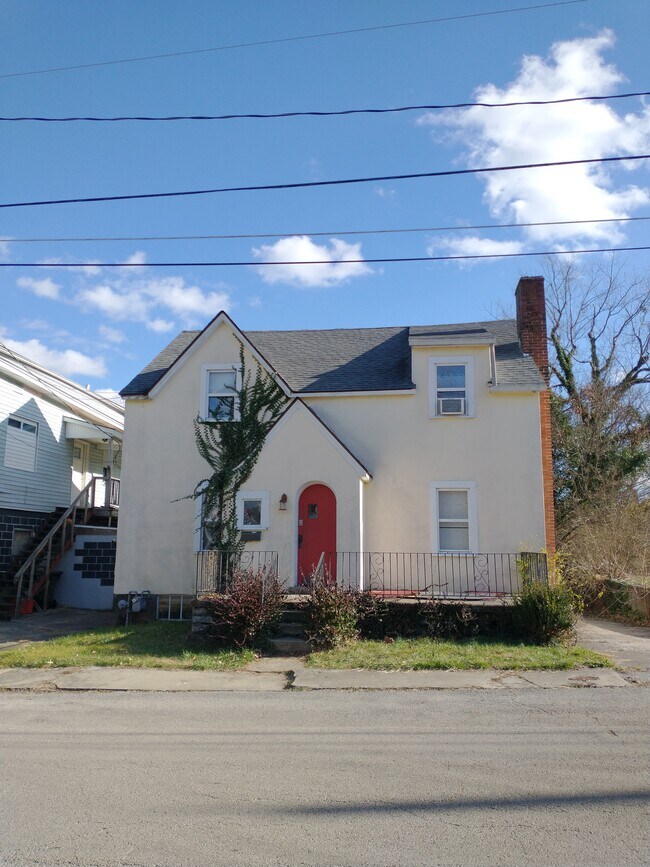 Building Photo - 119 Church St