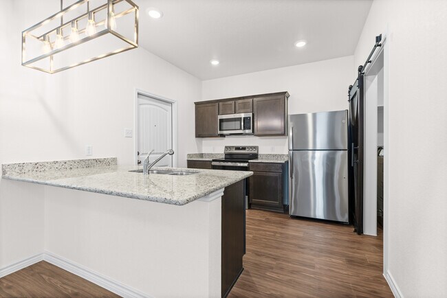 Building Photo - 5104 Rose Gdn Lp