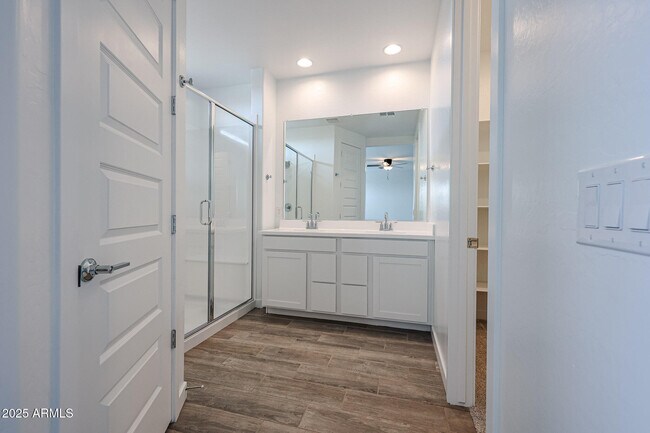 Building Photo - 17341 W Smoketree Dr