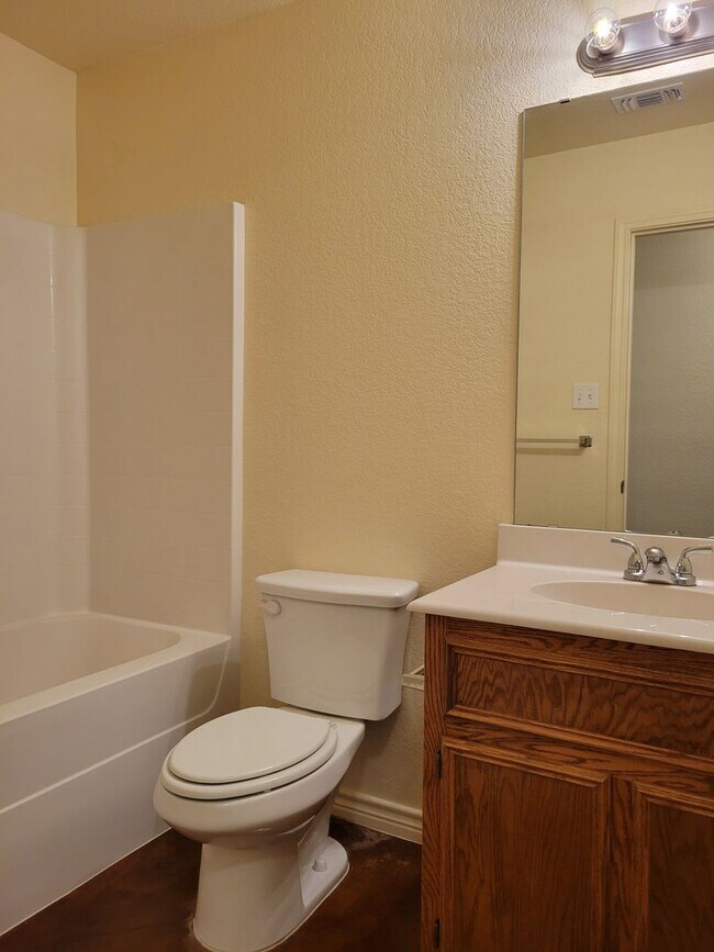 Building Photo - 207 Coby Dr