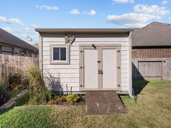 Building Photo - 6303 Wood Creek Ln