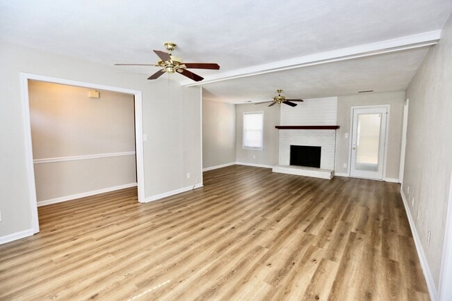 Building Photo - Ranch Home - Red Mill Farm - Available 11-...