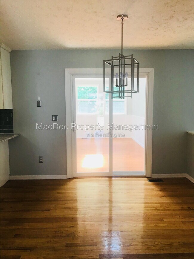 Building Photo - 6804 Saxony Cir