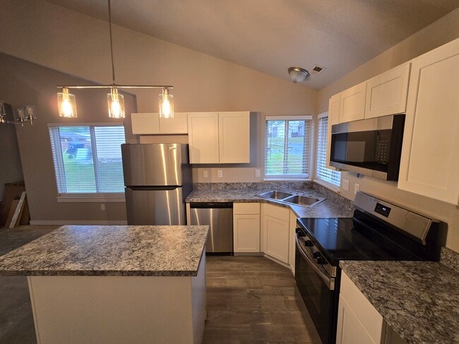 Building Photo - 1642 Columbine Village Dr