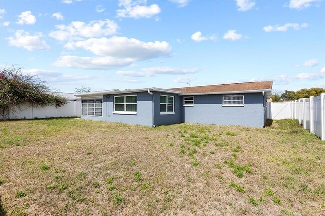 Building Photo - 5648 Saren Dr