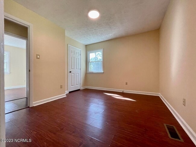 Building Photo - 3804 Brandywine Dr