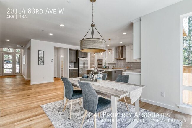 Building Photo - Edmonds Home