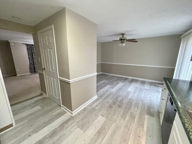 Building Photo - South Fayette - Spacious 3 Bedroom, 2.5 Bath Townhouse - Hunting Ridge Community