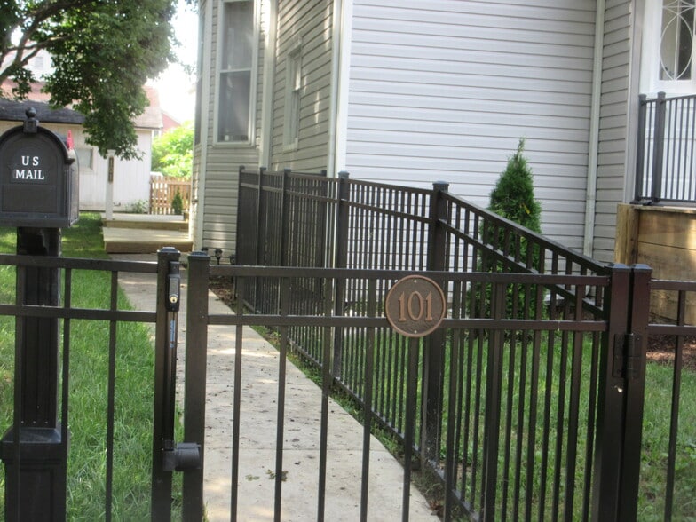 separate front gate for 101 - 307 W Columbia Ave
