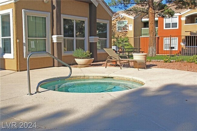 Building Photo - 8101 W Flamingo Rd