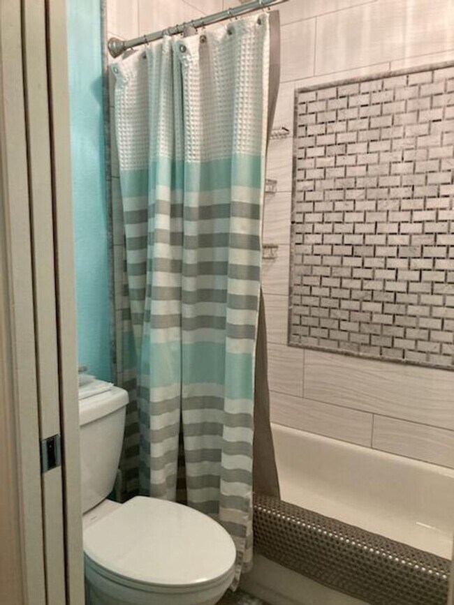 Building Photo - **Centrally Located in Santa Rosa!!**