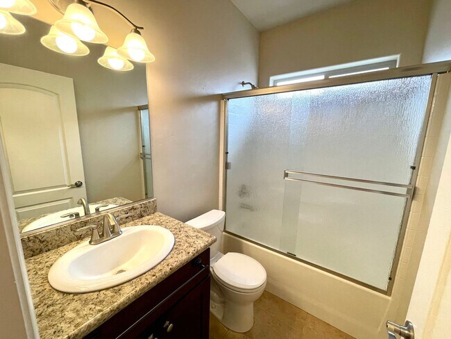 Building Photo - Beautiful 3 Bedroom Home in Hualapai Shadows! *HOME IS CURRENTLY OCCUPIED, PLEASE DO NOT DISTURB ...
