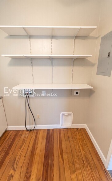 Building Photo - 318 Tremont St