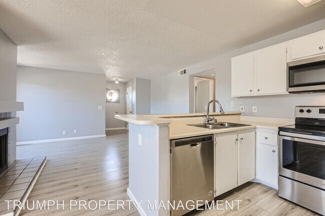 Building Photo - 2 br, 2 bath House - 2977 Juniper Hills Bl...