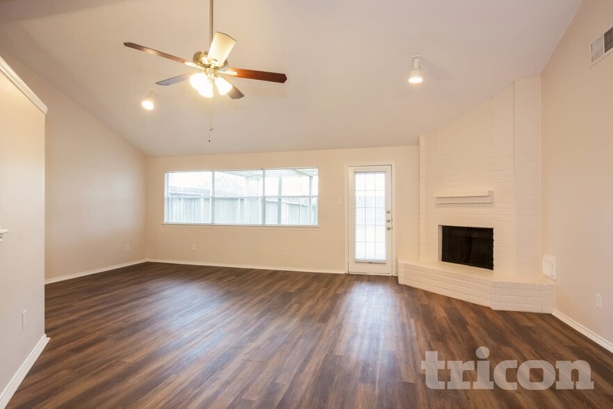 Building Photo - 16230 Rancho Blanco Dr