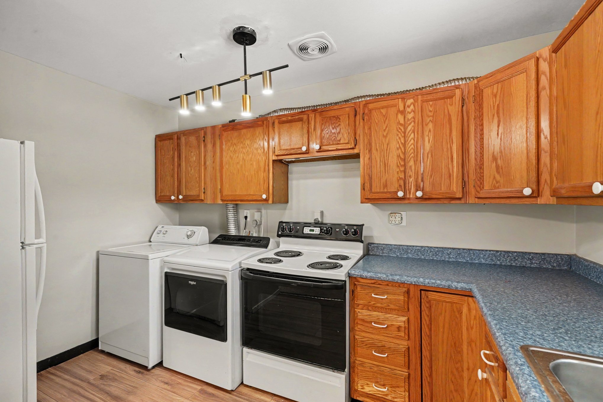 Building Photo - 8490 Smallwood Ln