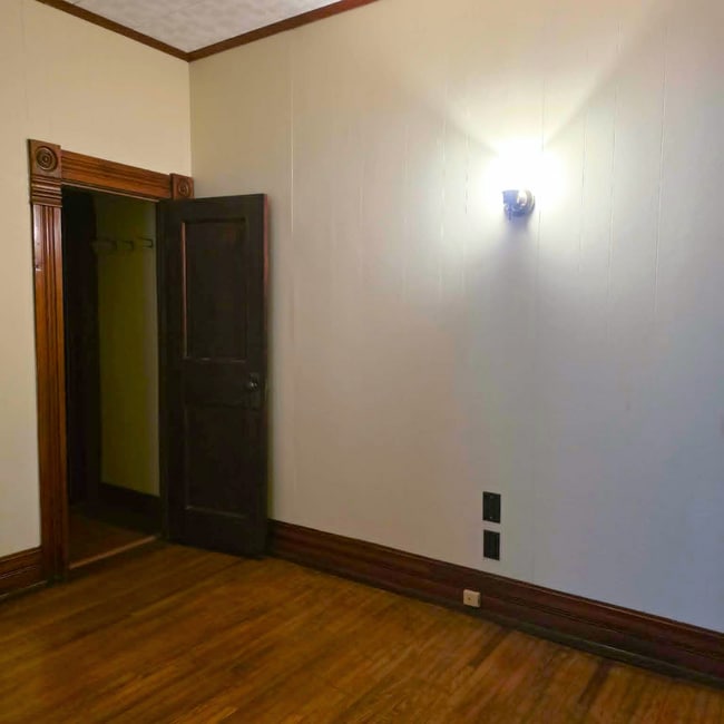 Building Photo - Large yard and quiet location in Findlay