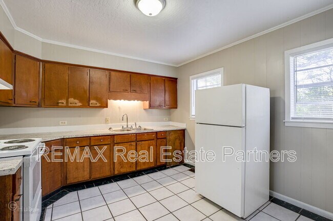 Building Photo - 604 Melba Ave