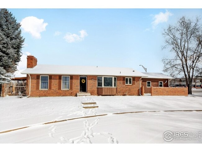 Primary Photo - 2823 Gateway Dr