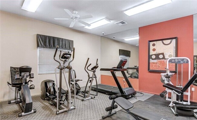 Building Photo - 7701 W Robindale Rd