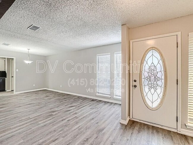 Building Photo - 16310 Cavendish Dr