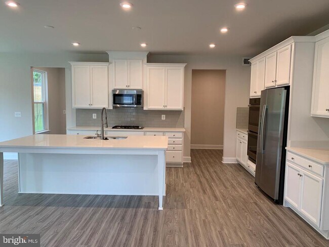 Building Photo - 150 Boxelder Dr