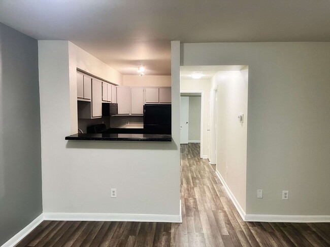 Building Photo - 2 Bed 1 Bath SE DC