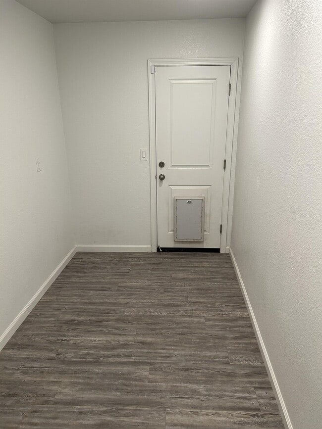 Building Photo - 2644 Ladera Dr