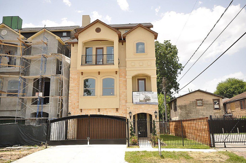 Building Photo - 2720 Briley St