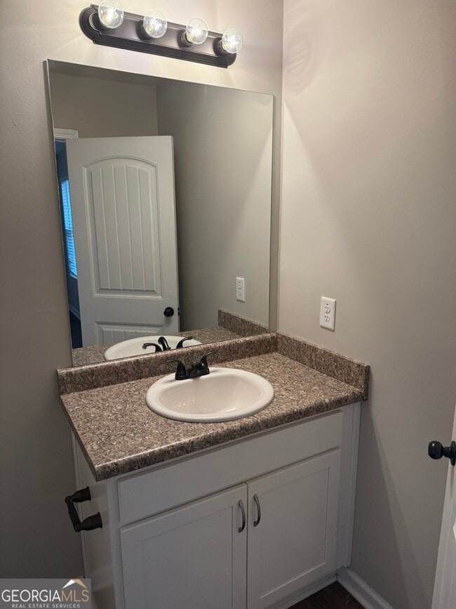Building Photo - 241 Coral Cir