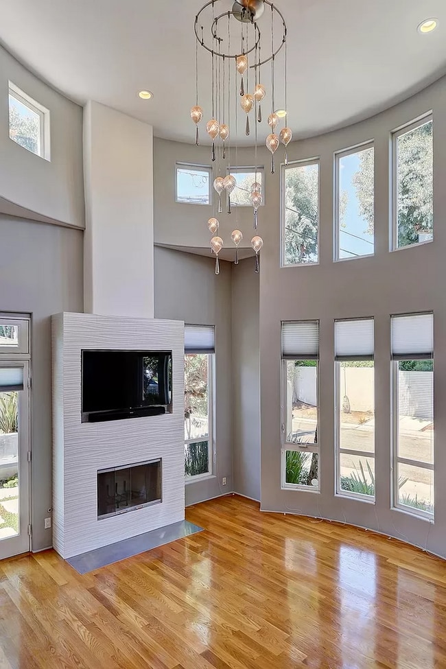 Primary Photo - Stunning 4-Bedroom Home for Lease – Prime ...