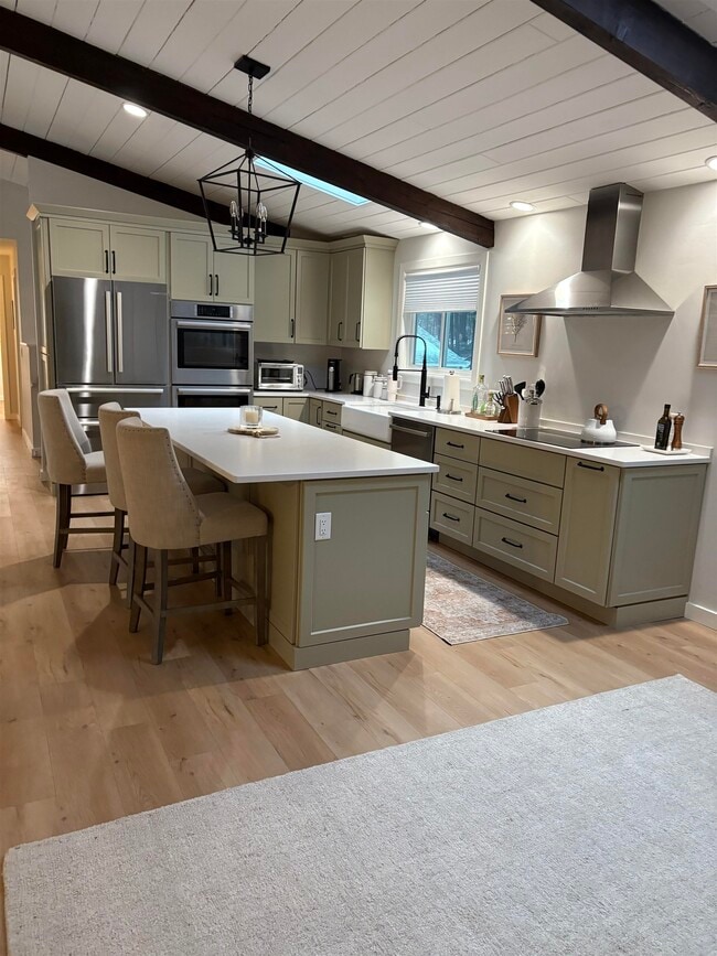 Building Photo - 121 Upper Bay Rd