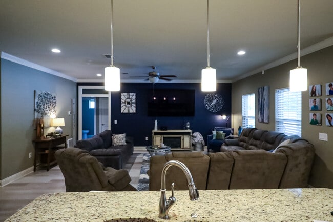 Building Photo - 9168 Military Trail