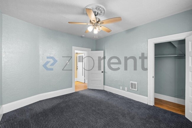 Building Photo - 827 Georgia St