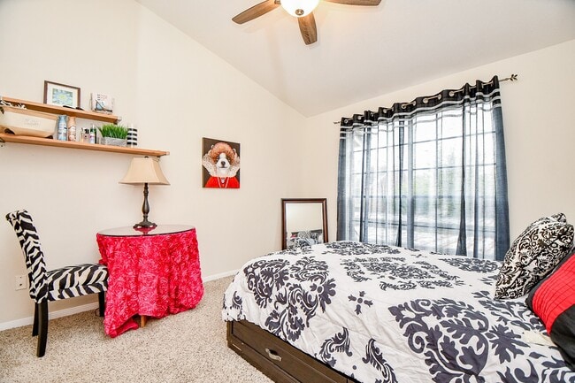 Building Photo - 8055 Cambridge St