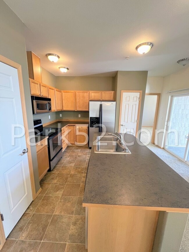 Building Photo - 2 Bedroom Condo in DuPont