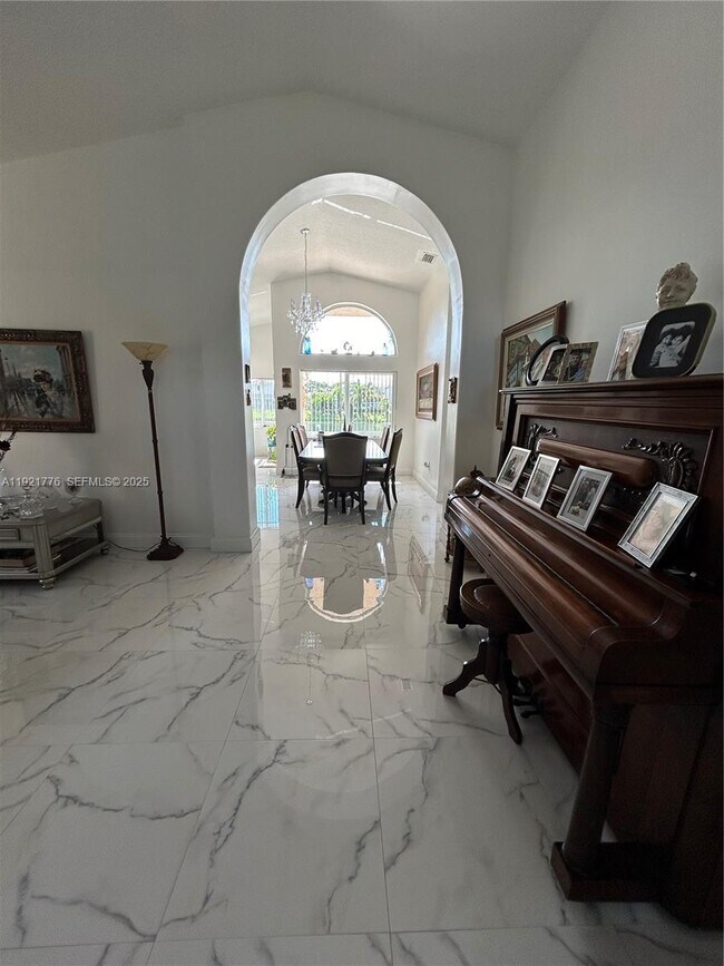 Building Photo - 16620 SW 101st Terrace