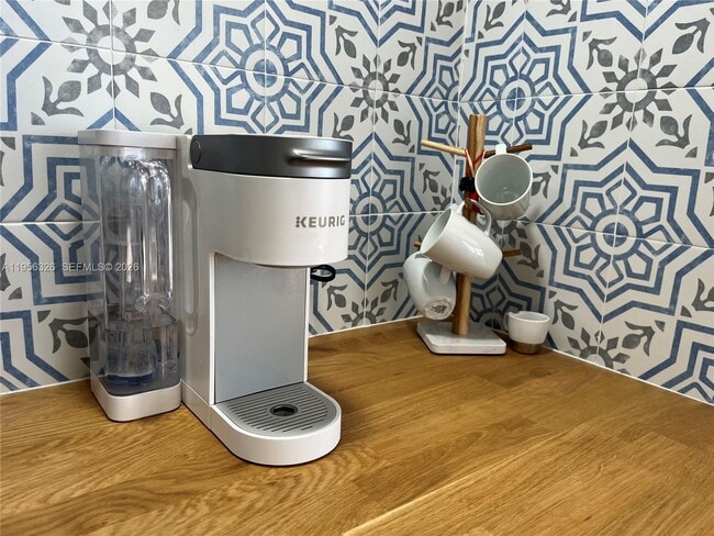 Building Photo - 6917 Collins Ave