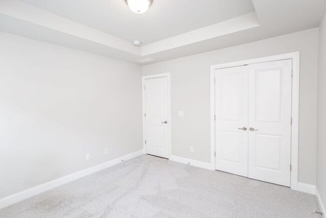 Building Photo - 3 story townhome in a great location in Chamblee