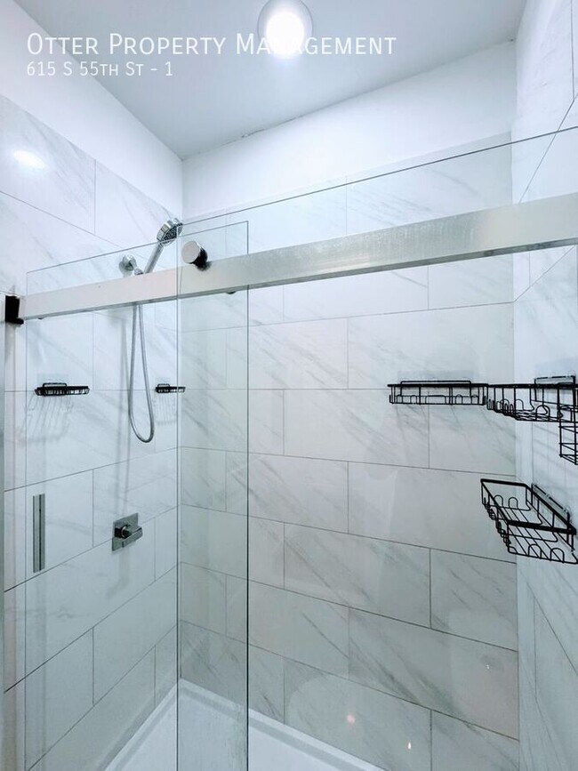 Building Photo - 615 S 55th St