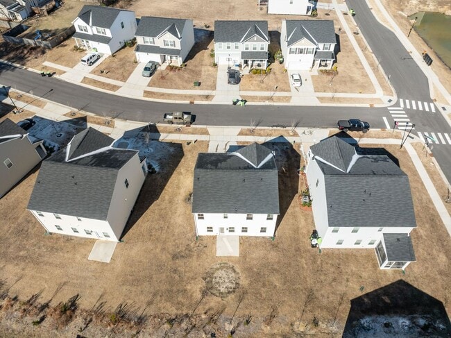 Building Photo - Small-Town Comfort Meets City Convenience | 2-Story Home for Rent | 4 Bedrooms, 2.5 Baths