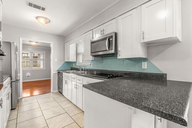 Building Photo - 1708 War Eagle Dr