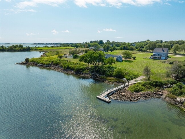 Building Photo - 594 River Rd