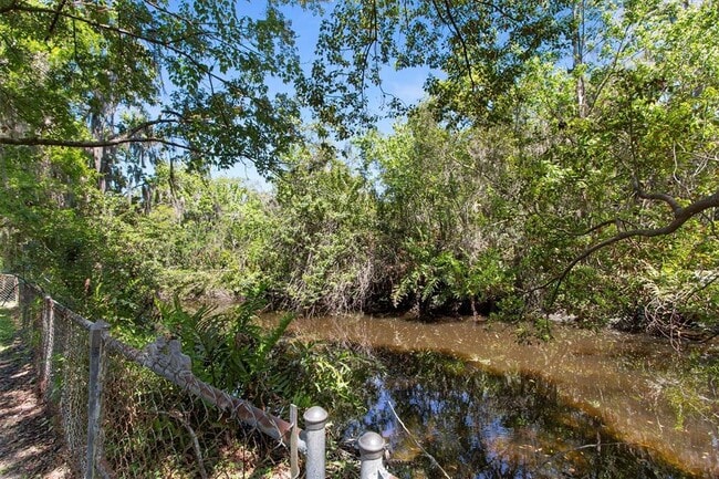 Building Photo - 11218 Creek View Dr