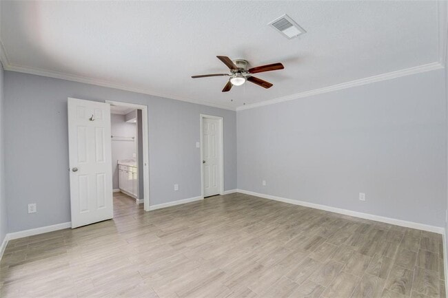 Building Photo - 4535 Turf Valley Dr
