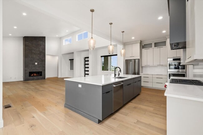 Building Photo - 7786 W Diamond Lk Dr