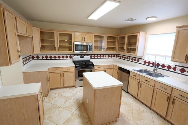 Building Photo - 23822 Hopewell Dr