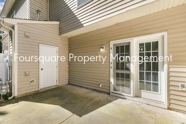 Building Photo - Cozy Townhome with Fireplace, Private Back Patio,  Near US-1, I-540 & Shopping